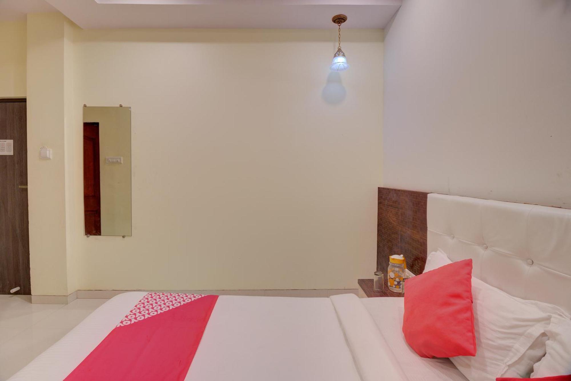 Hotel O Royal Orbit Mumbai Bagian luar foto